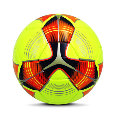 Hallenfußball in leuchtenden Farben